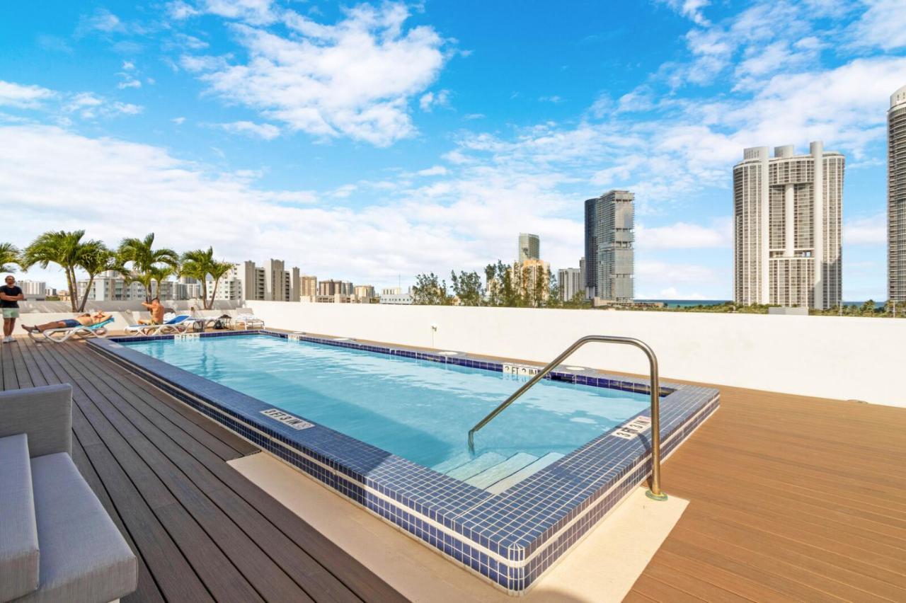 Roami At Sunny Isles Lägenhet Miami Beach Exteriör bild
