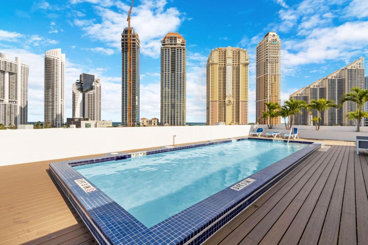 Roami At Sunny Isles Lägenhet Miami Beach Exteriör bild